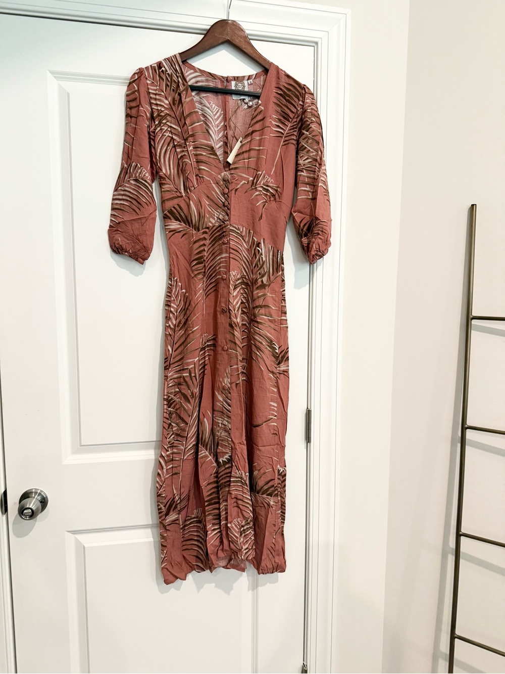 NWT Bali Elf Palm-Print V-Neck Midi Dress